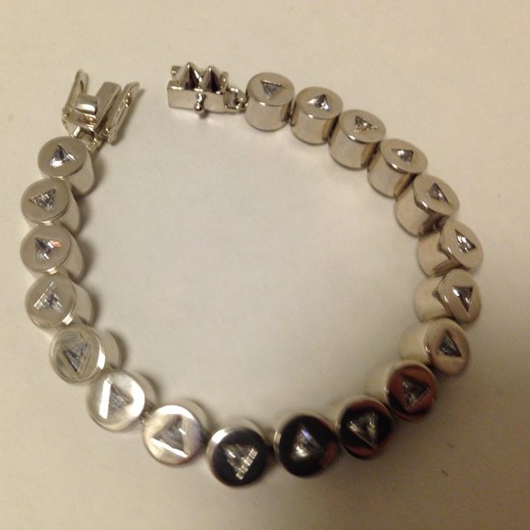 *SOLD* Eddie Borgo Crystal Triangle Links Bracelet - Picture 4 of 4
